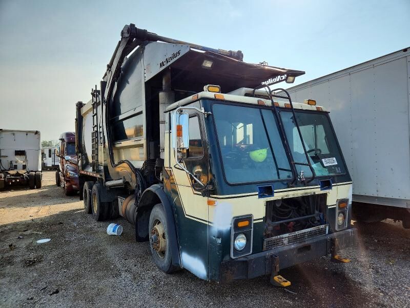 2006 MACK LE
