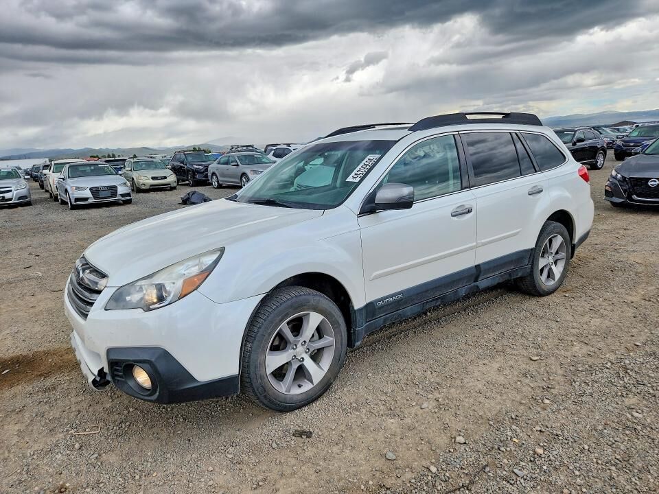 2013 SUBARU Outback