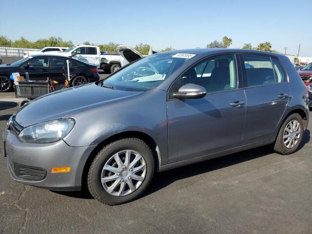 2011 VOLKSWAGEN Golf