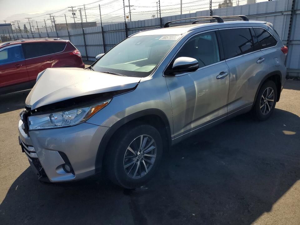 2018 TOYOTA Highlander