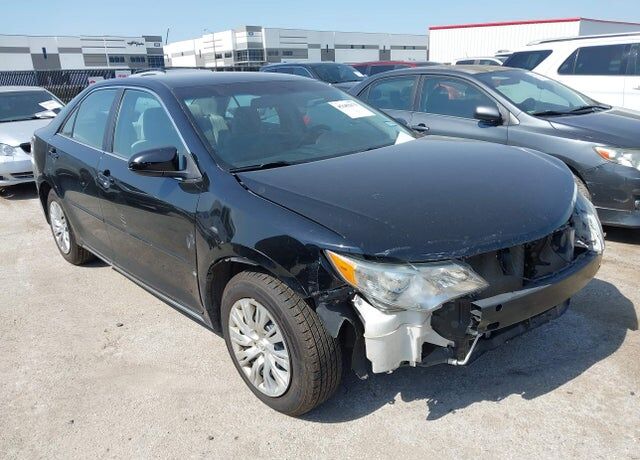 2013 TOYOTA Camry