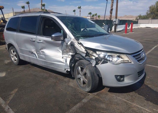 2009 VOLKSWAGEN Routan