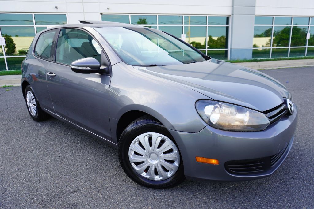 2011 VOLKSWAGEN Golf