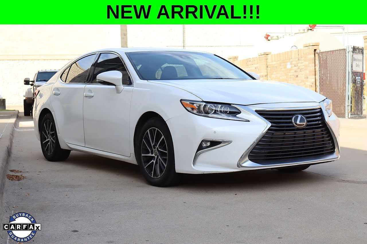 2017 LEXUS ES