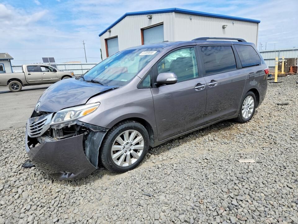 2015 TOYOTA Sienna