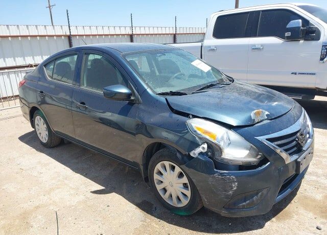 2016 NISSAN Versa