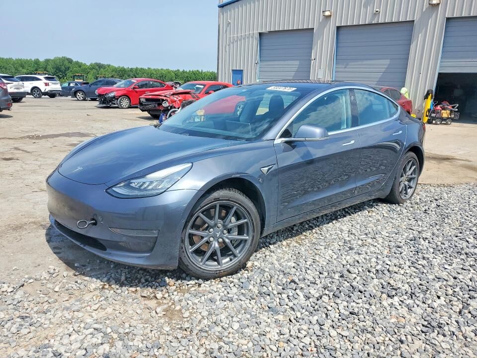 2018 TESLA Model 3