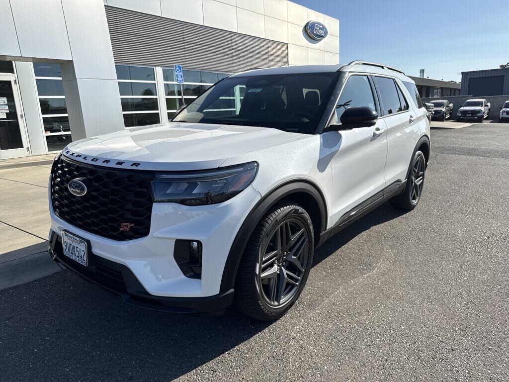 2025 FORD Explorer