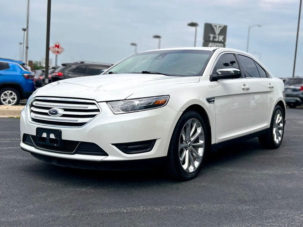 2016 FORD Taurus
