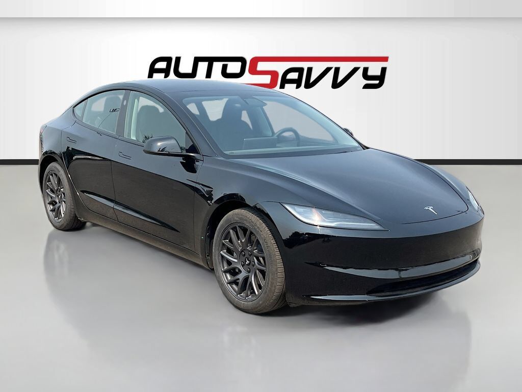 2025 TESLA Model 3
