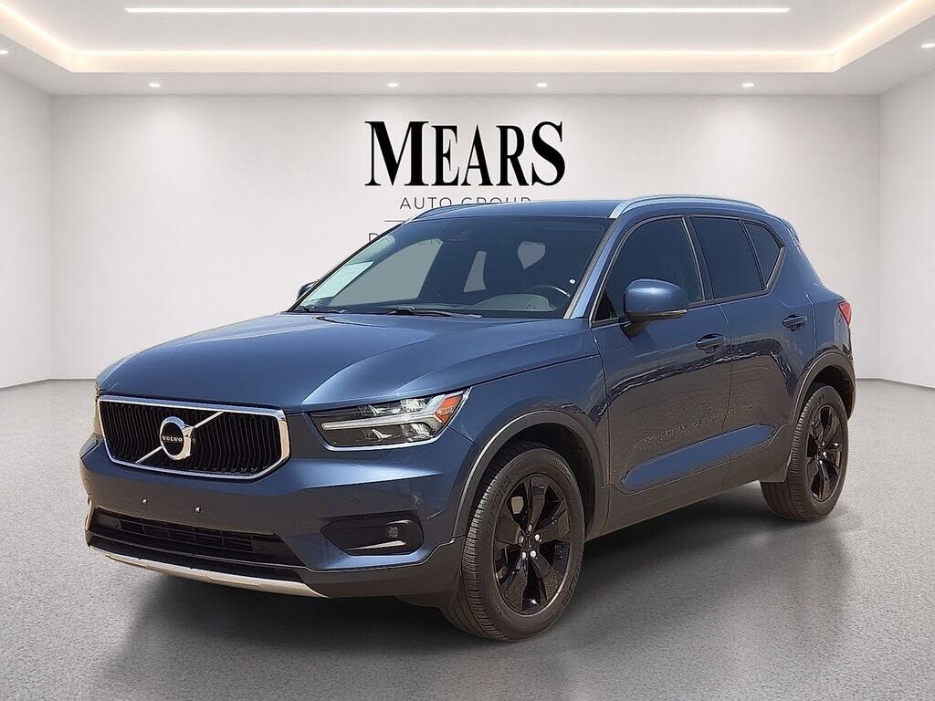 2021 VOLVO XC40