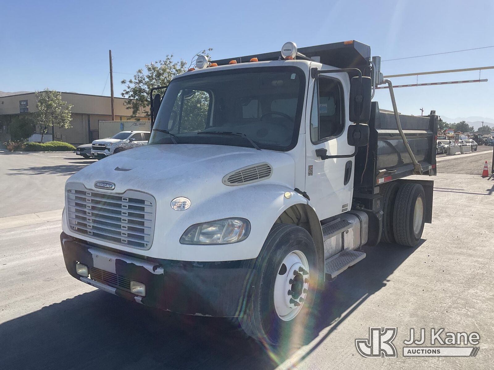 2011 FREIGHTLINER M2