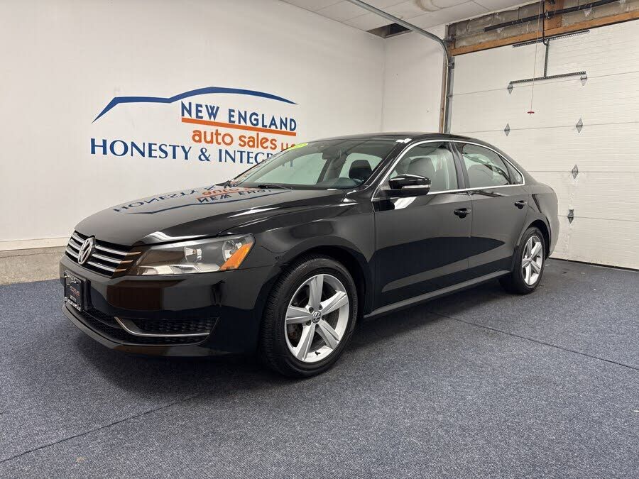 2013 VOLKSWAGEN Passat