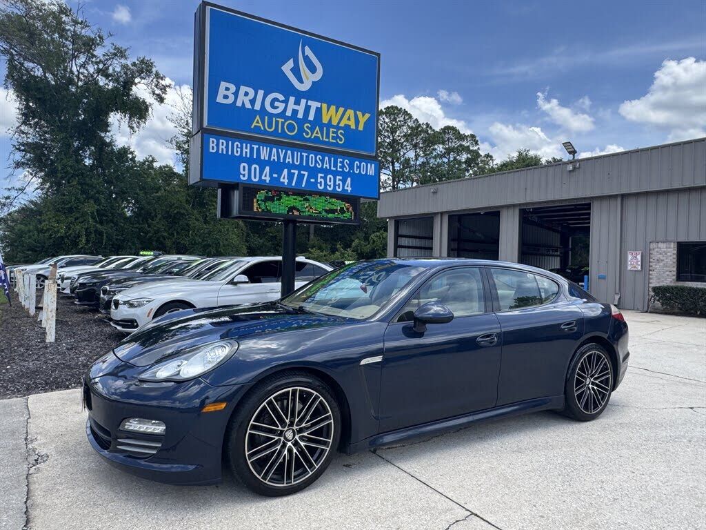 2011 PORSCHE Panamera