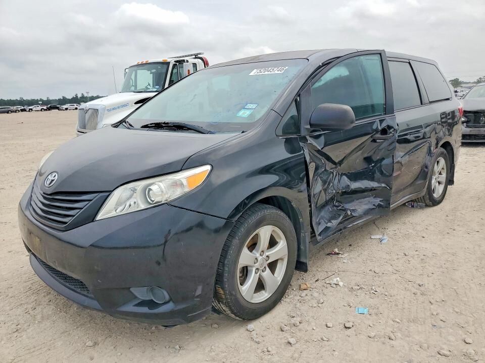 2015 TOYOTA Sienna