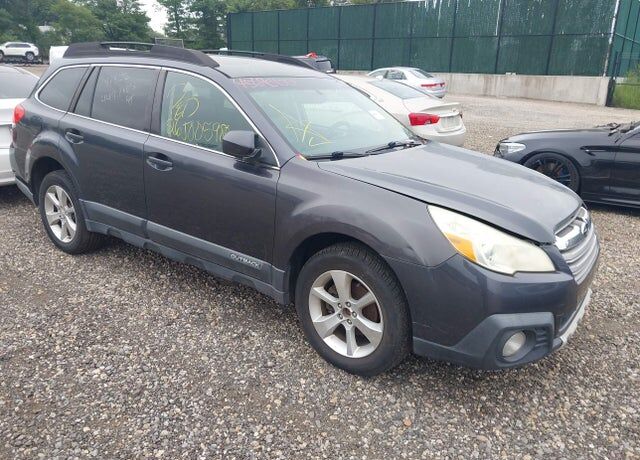 2013 SUBARU Outback
