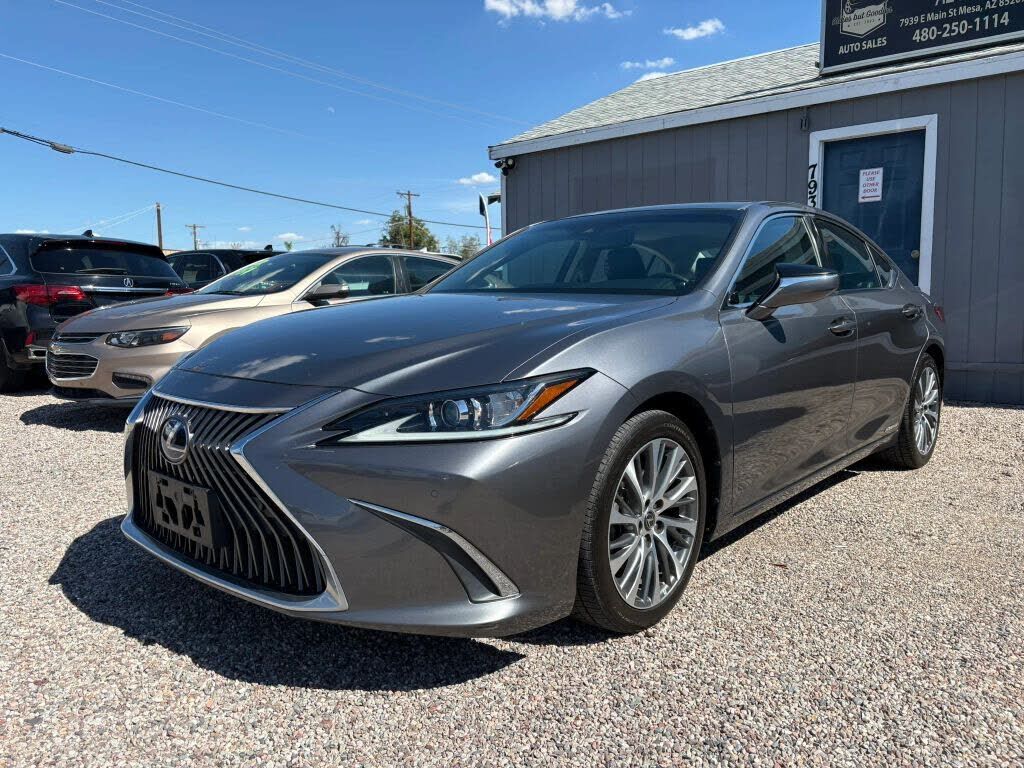 2019 LEXUS ES