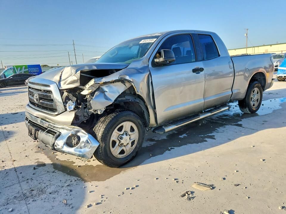2011 TOYOTA Tundra