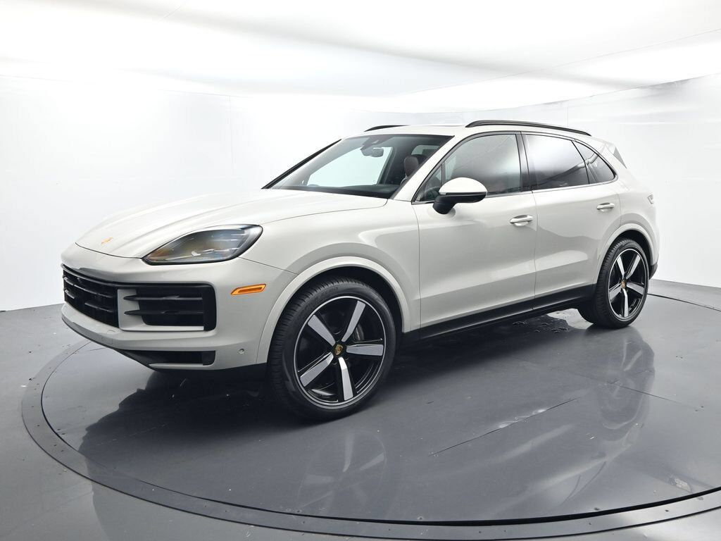 2024 PORSCHE Cayenne