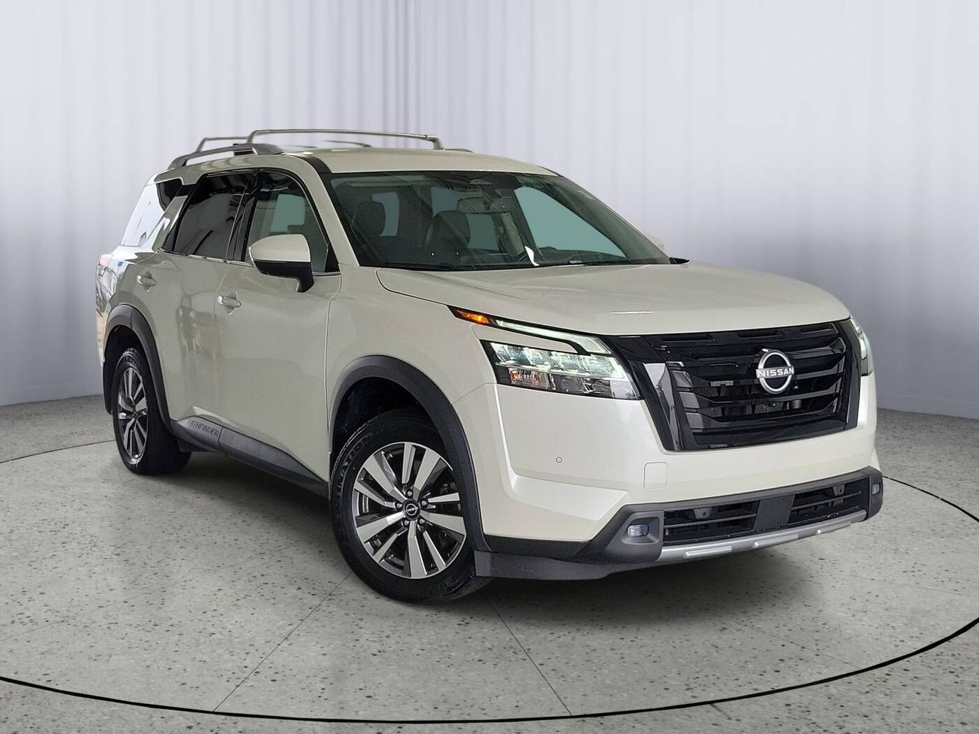 2022 NISSAN Pathfinder