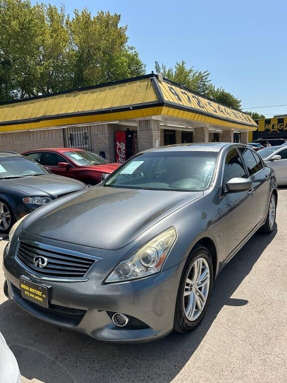 2015 INFINITI Q40