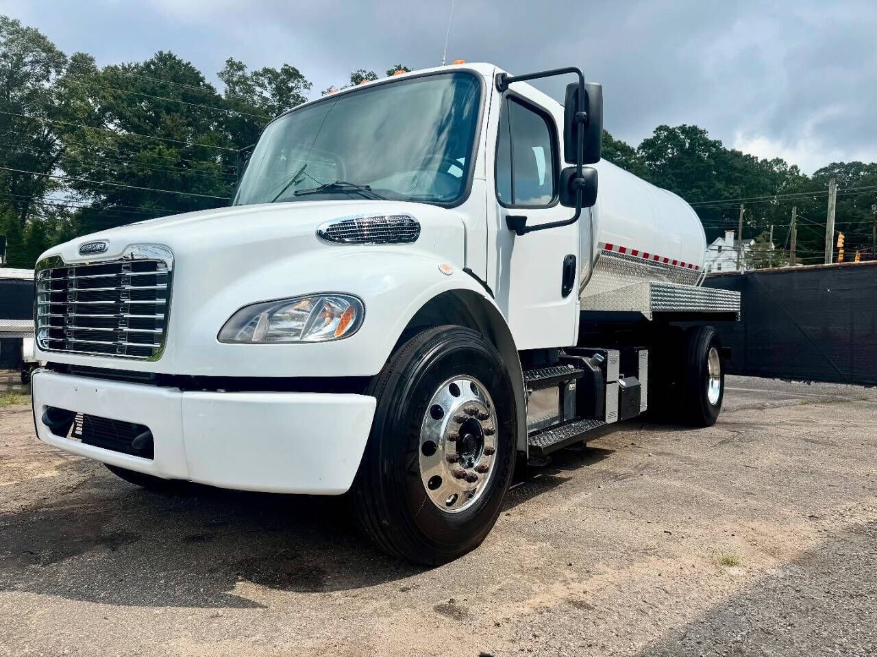 2024 FREIGHTLINER M2