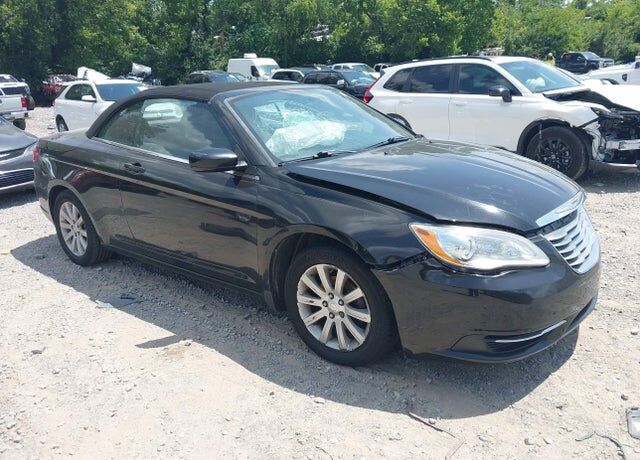 2013 CHRYSLER 200