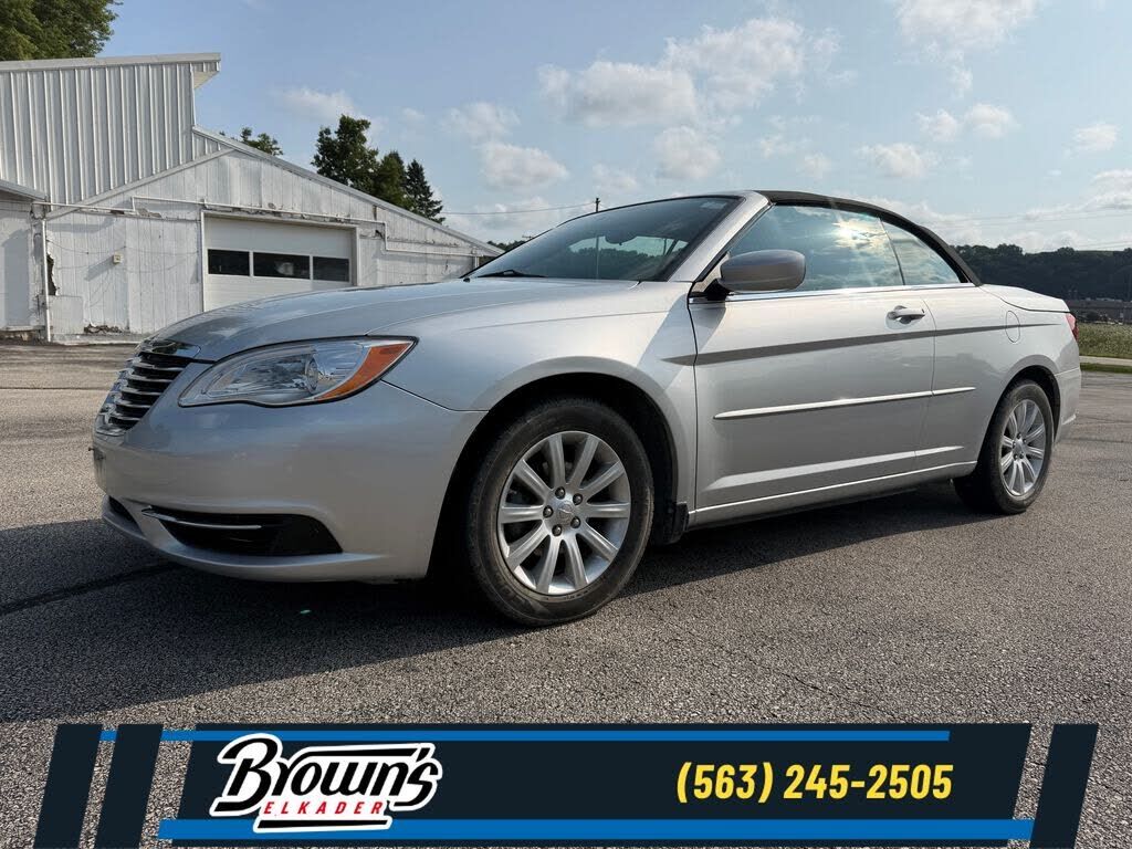 2011 CHRYSLER 200