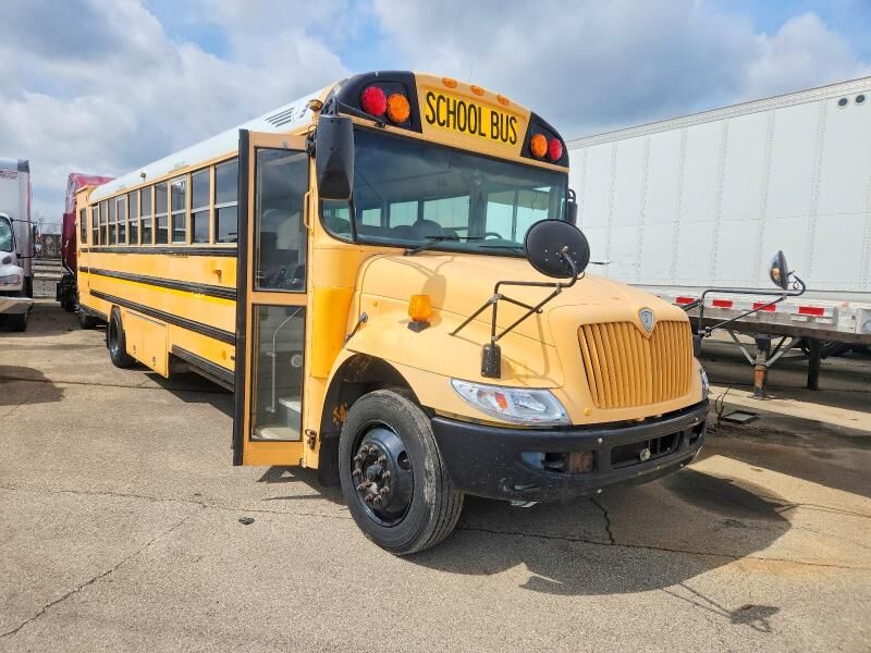 2011 IC BUS PB105