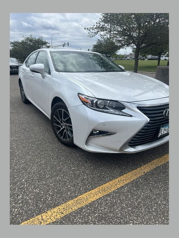 2017 LEXUS ES