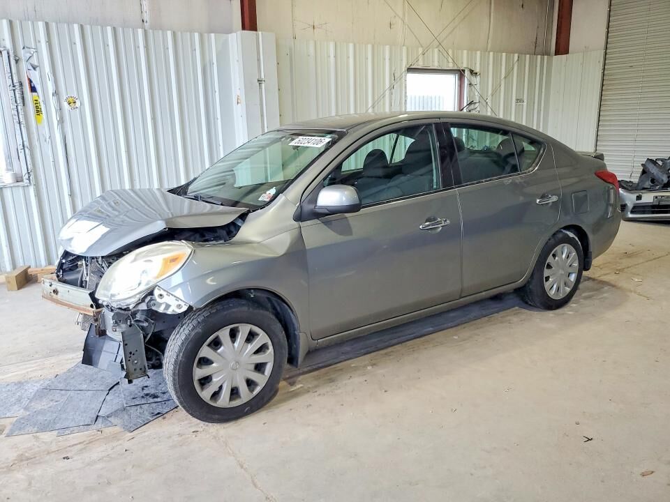 2014 NISSAN Versa