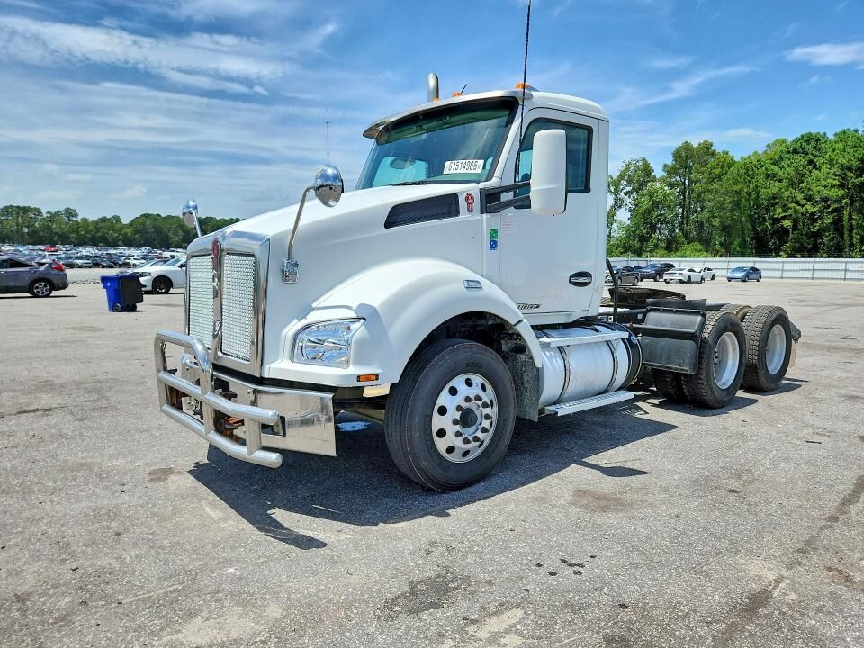 2017 KENWORTH T880