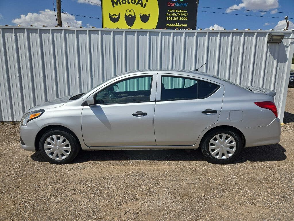 2019 NISSAN Versa