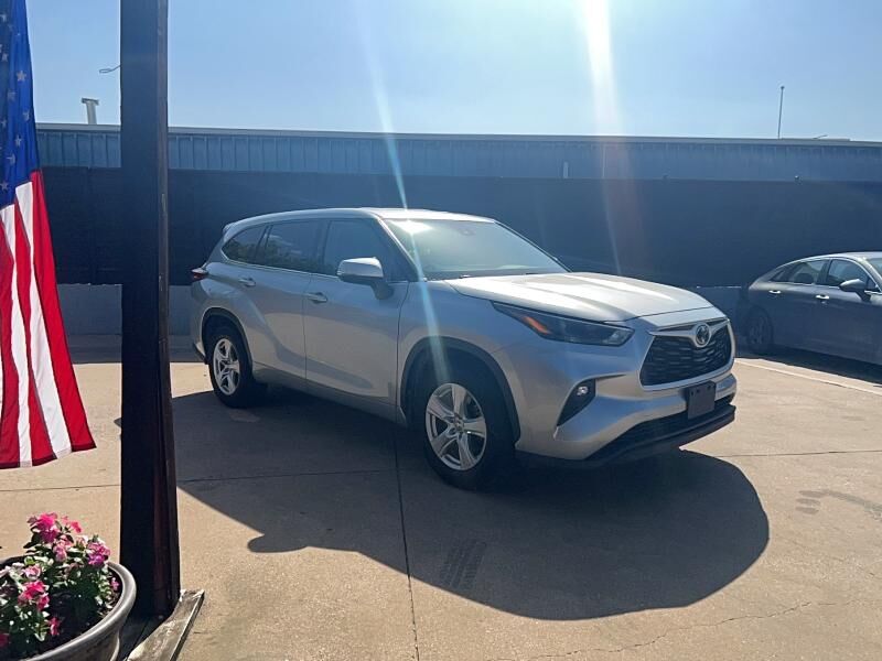 2022 TOYOTA Highlander