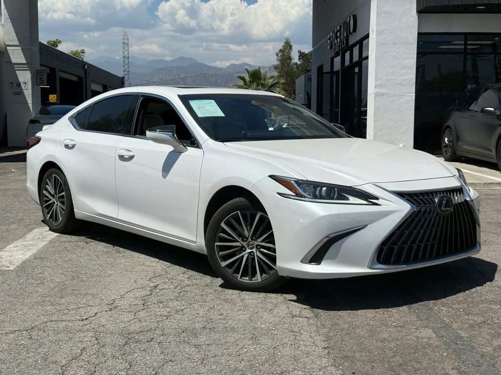 2025 LEXUS ES