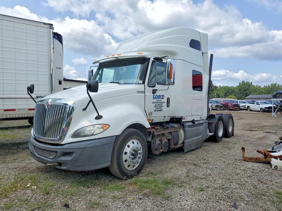 2016 INTERNATIONAL LF687