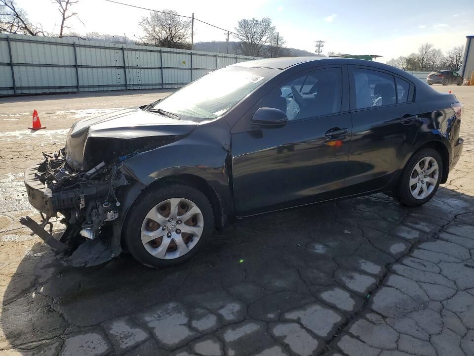 2013 MAZDA Mazda3