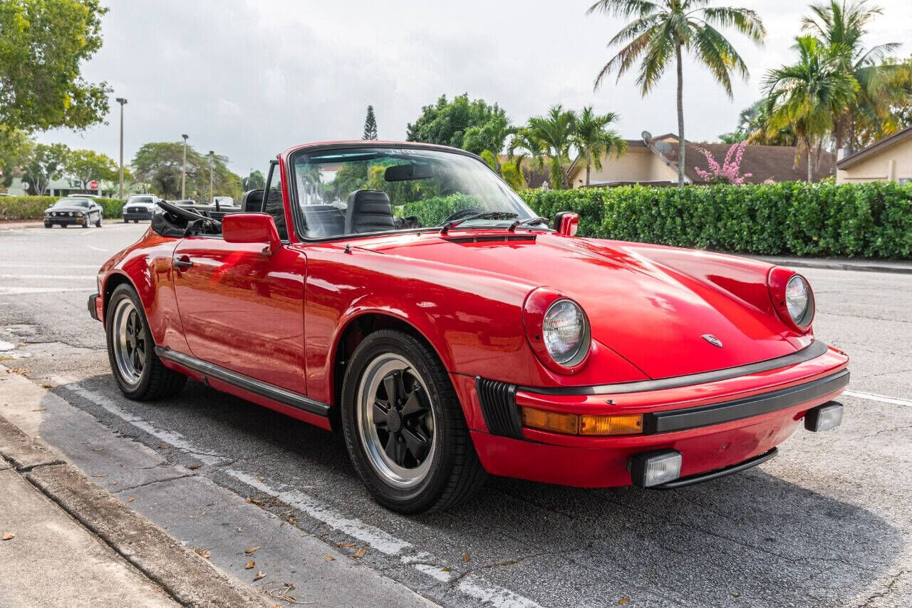 1983 PORSCHE 911