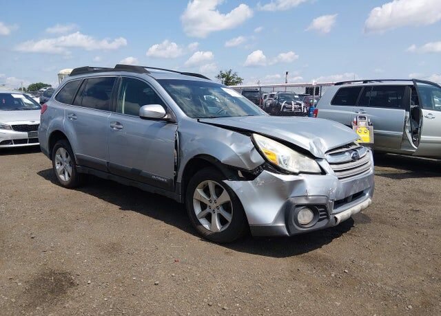 2014 SUBARU Outback