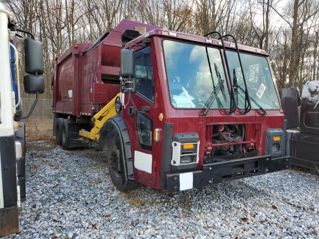 2018 MACK LR