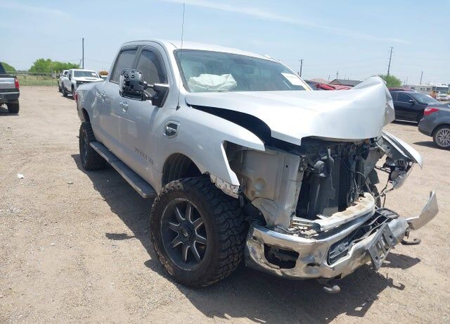 2017 NISSAN Titan
