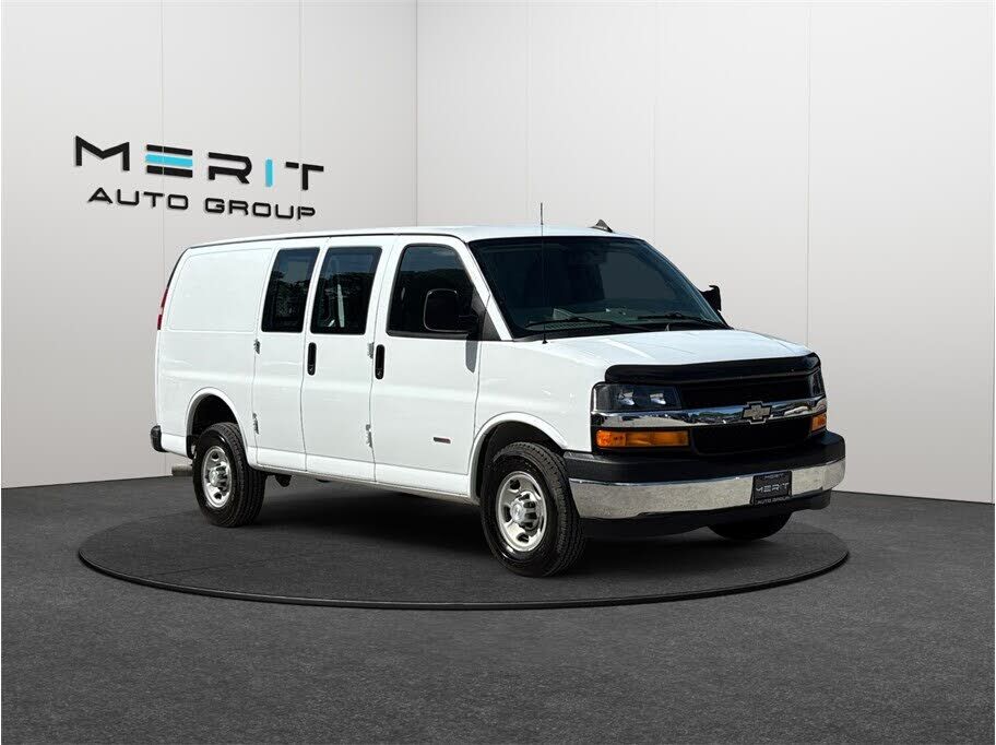 2017 CHEVROLET Express