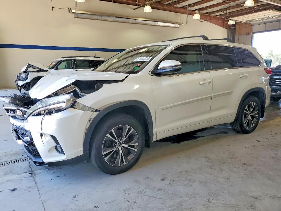 2017 TOYOTA Highlander