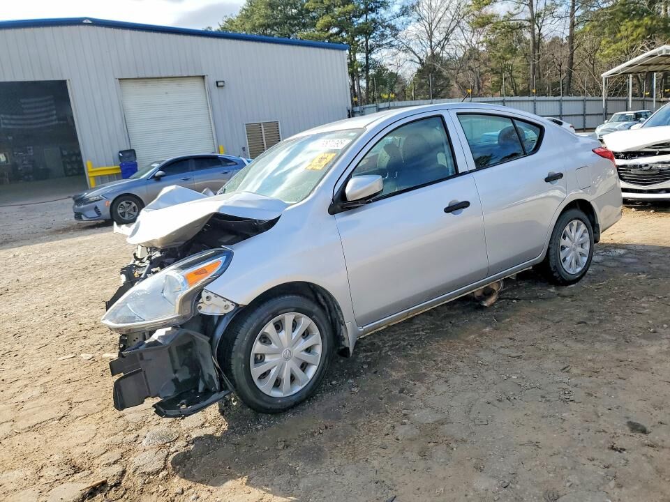 2018 NISSAN Versa