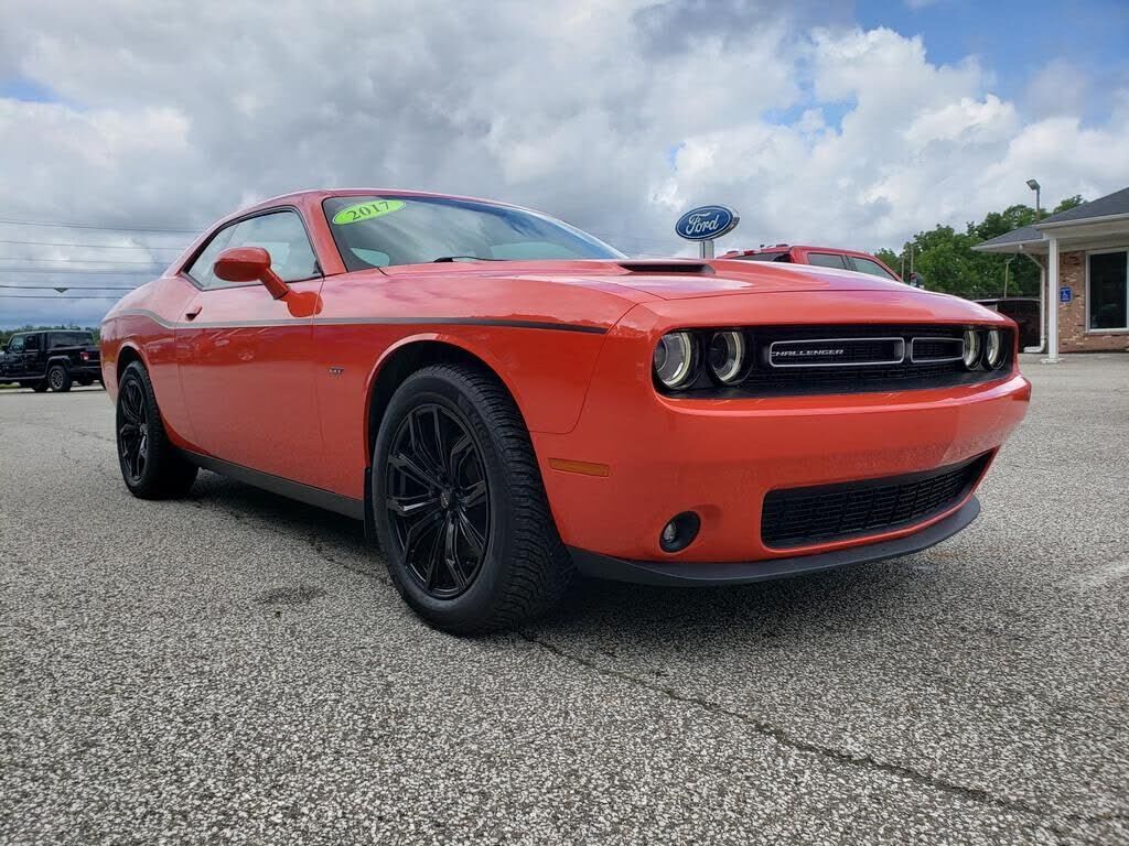 2017 DODGE Challenger