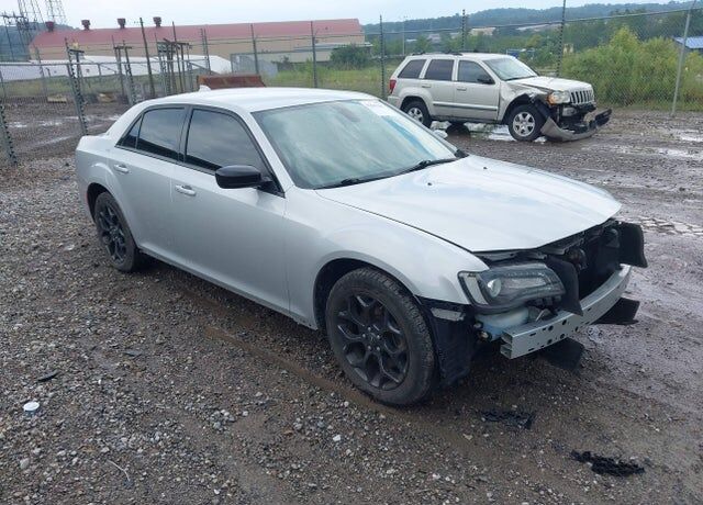 2019 CHRYSLER 300