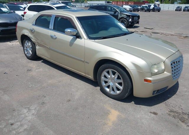 2010 CHRYSLER 300