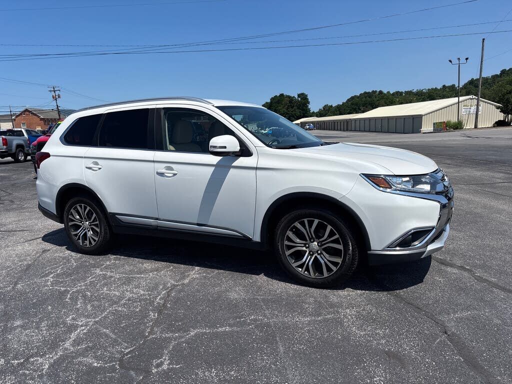 2017 MITSUBISHI Outlander
