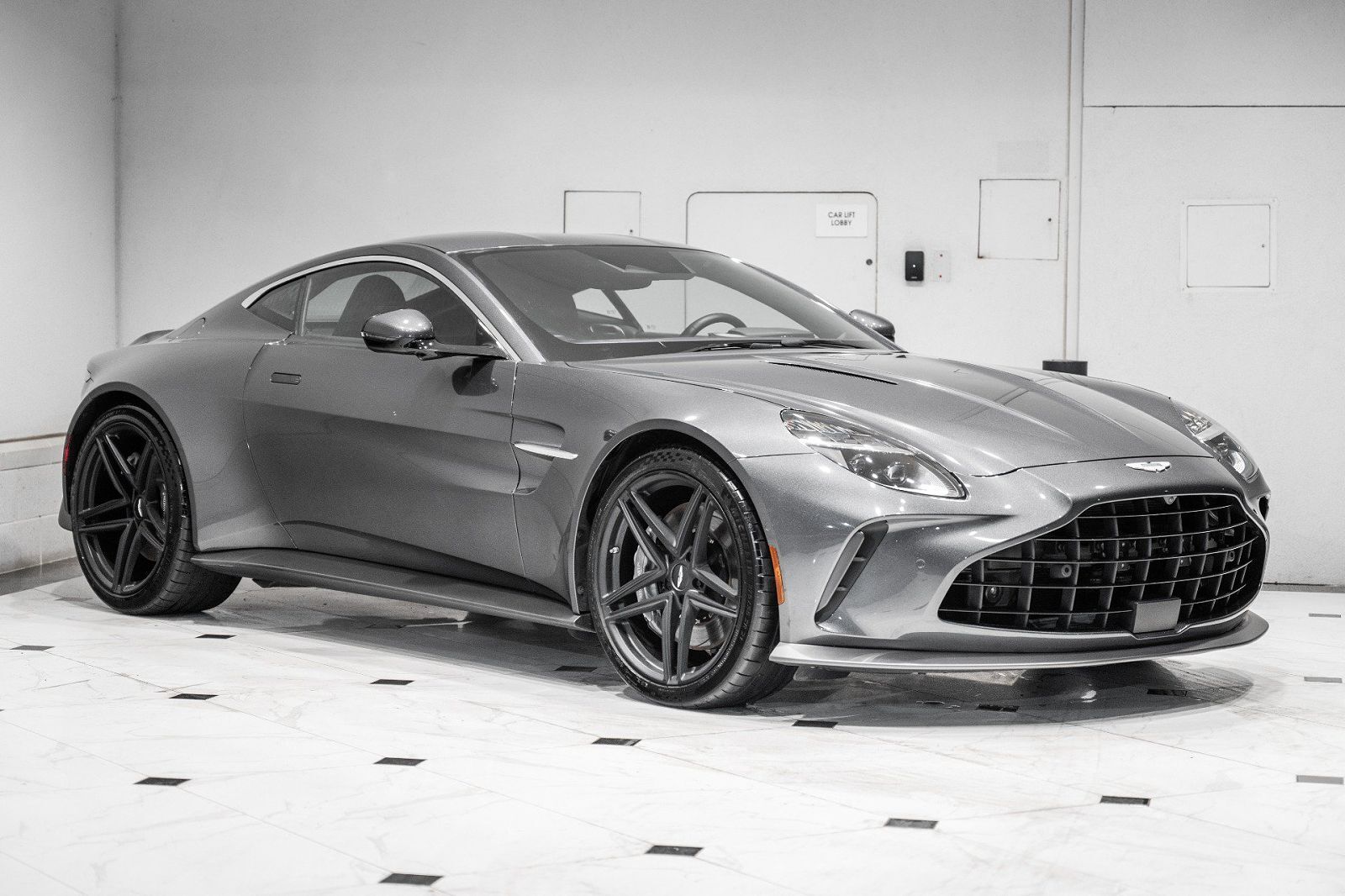 2025 ASTON MARTIN Vantage