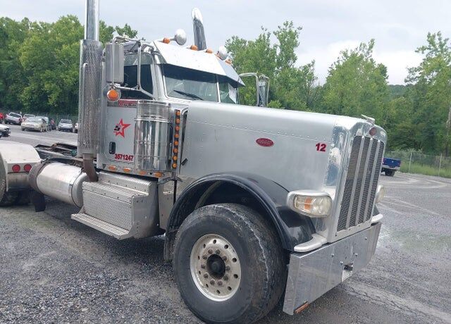 2012 PETERBILT 389